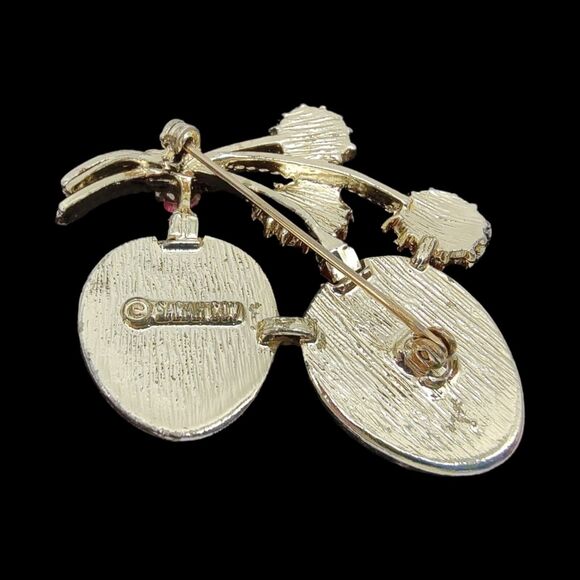 Kissing Angels Gold Tone Pin Sarah Coventry Frosted Strawberry Brooch with Ruby - Picture 7 of 14